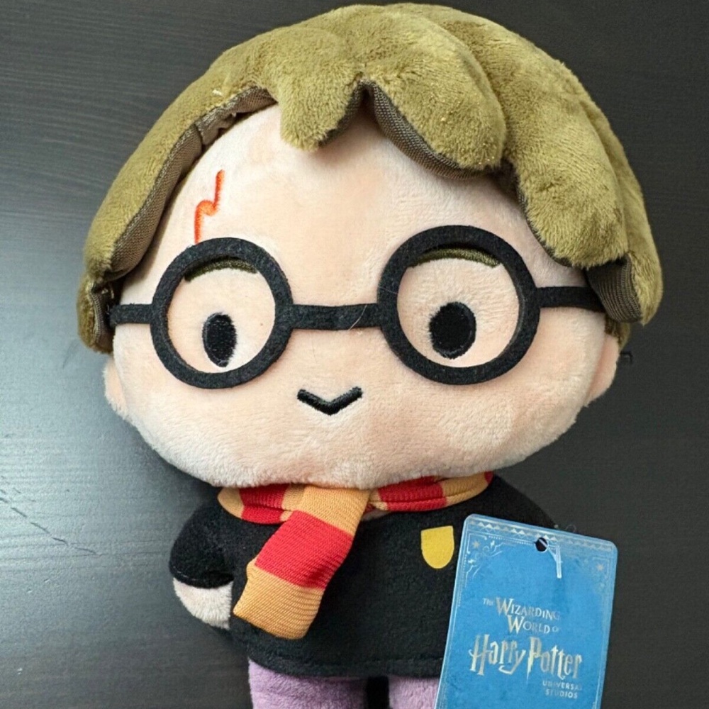Universal Studios Wizarding World HARRY POTTER 9” Plush Doll